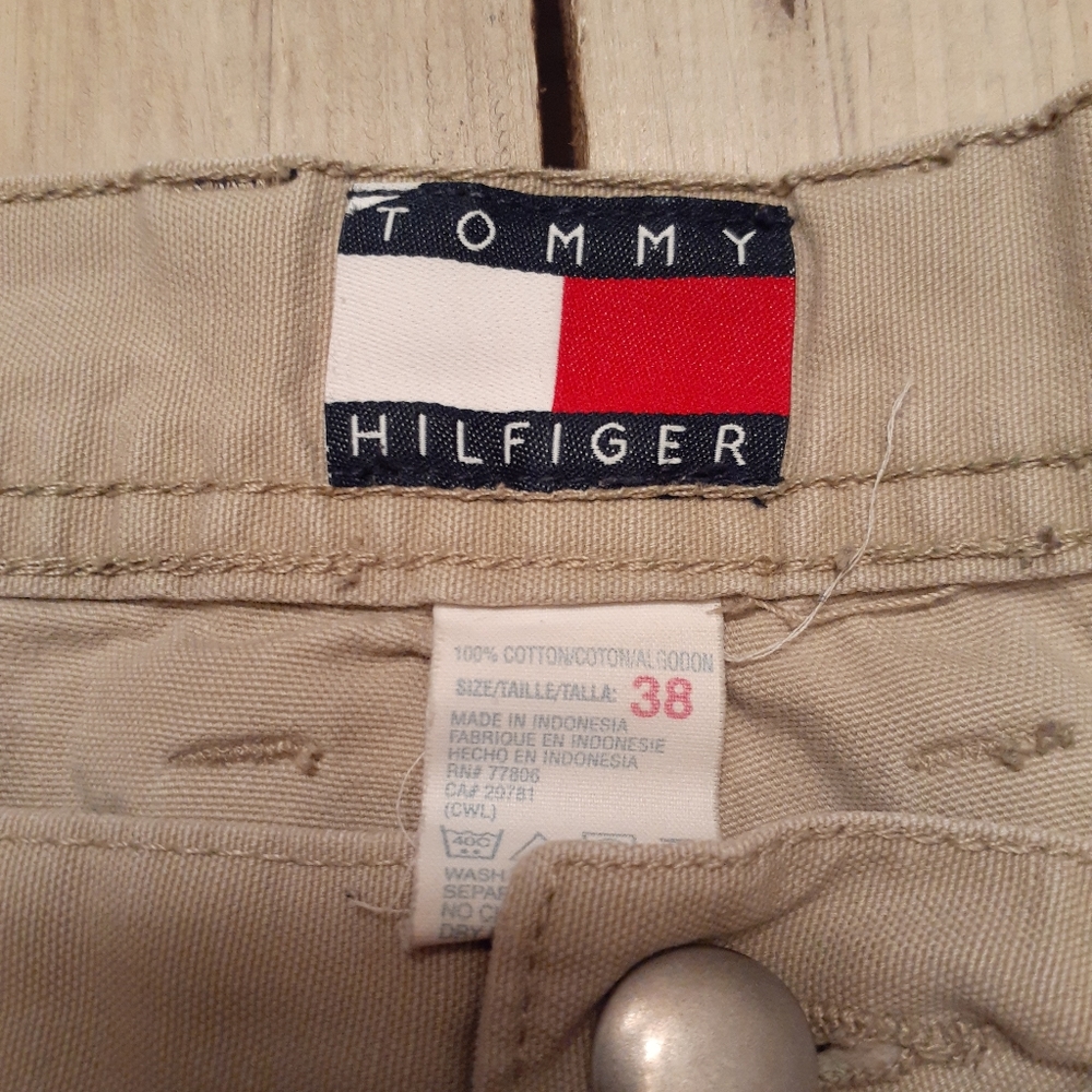 Vintage Tommy Hilfiger Cargo Shorts - Picture 4 of 4